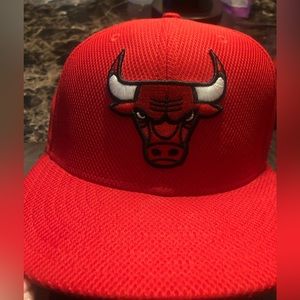 ALL RED CHICAGO BULLS HAT (NEW ERA)